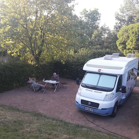 Camping Les Feuilles Chauffailles ภายนอก รูปภาพ