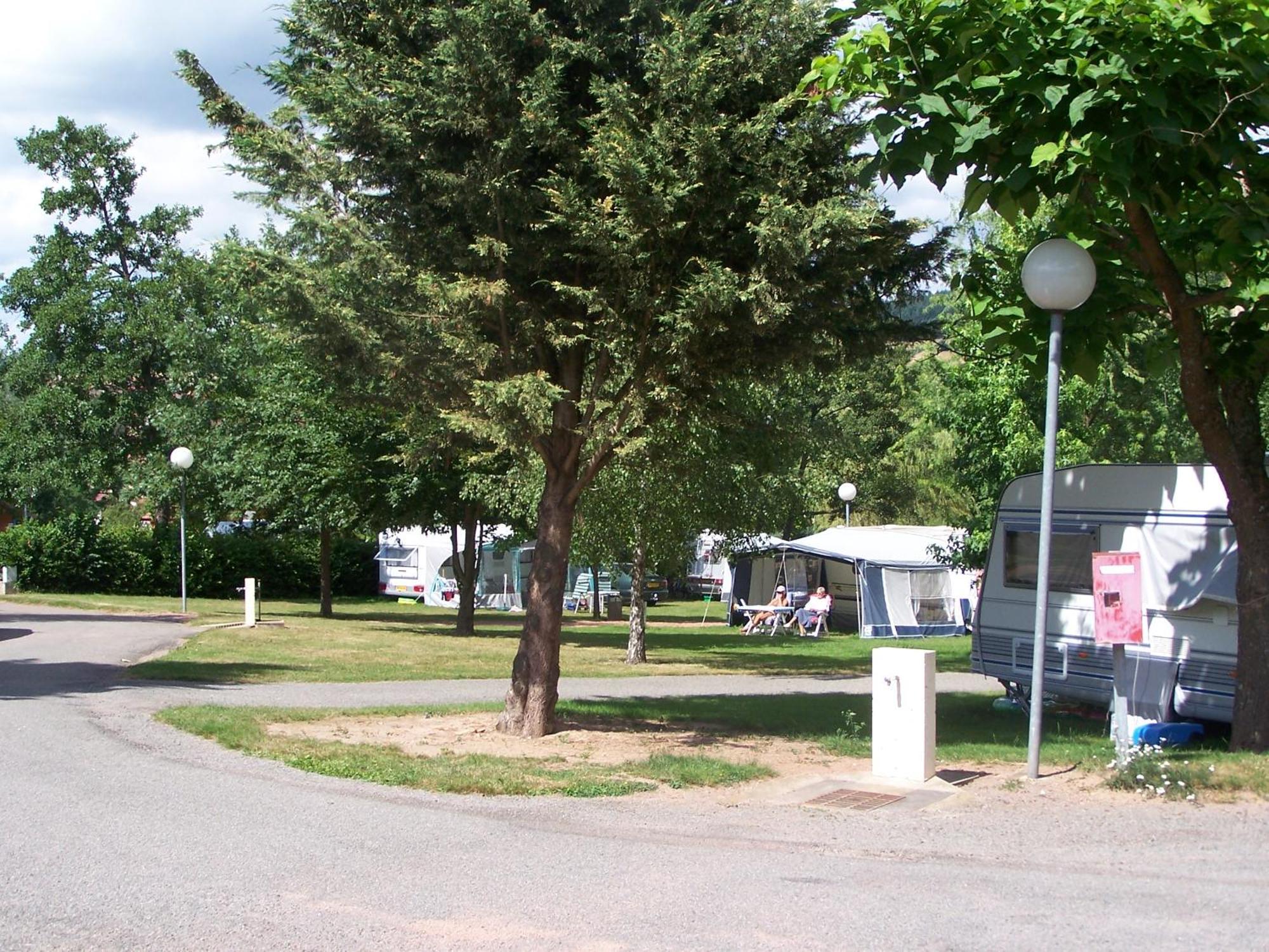 Camping Les Feuilles Chauffailles ภายนอก รูปภาพ