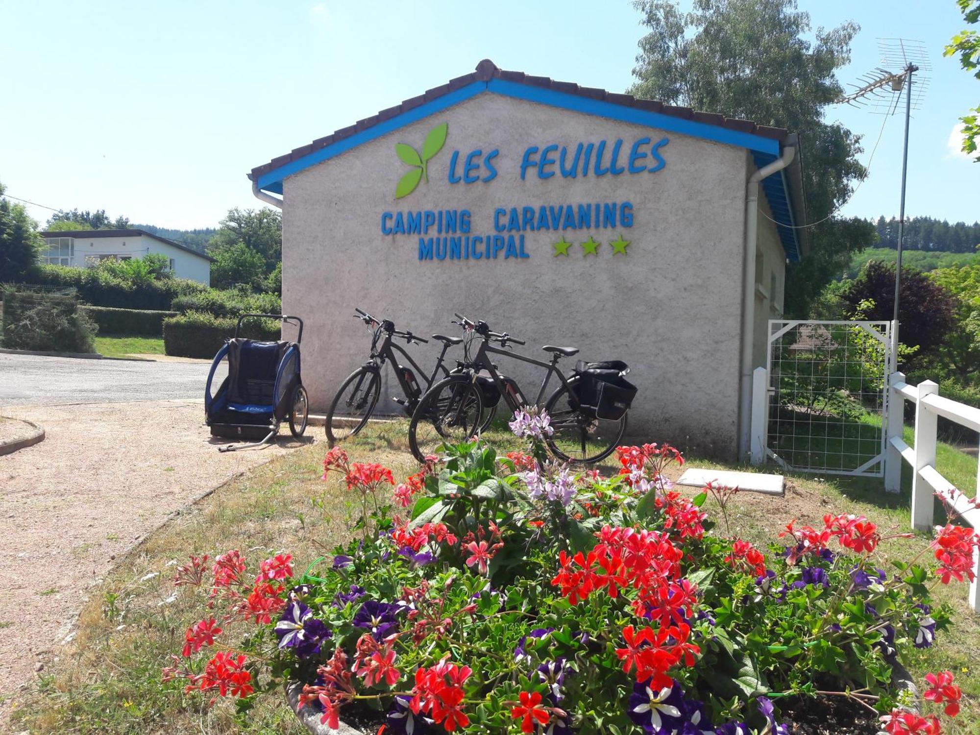 Camping Les Feuilles Chauffailles ภายนอก รูปภาพ